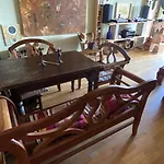 Spacious For Exhibitors & Business Teams Apartman