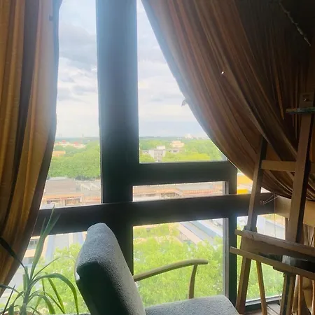 Spacious For Exhibitors & Business Teams